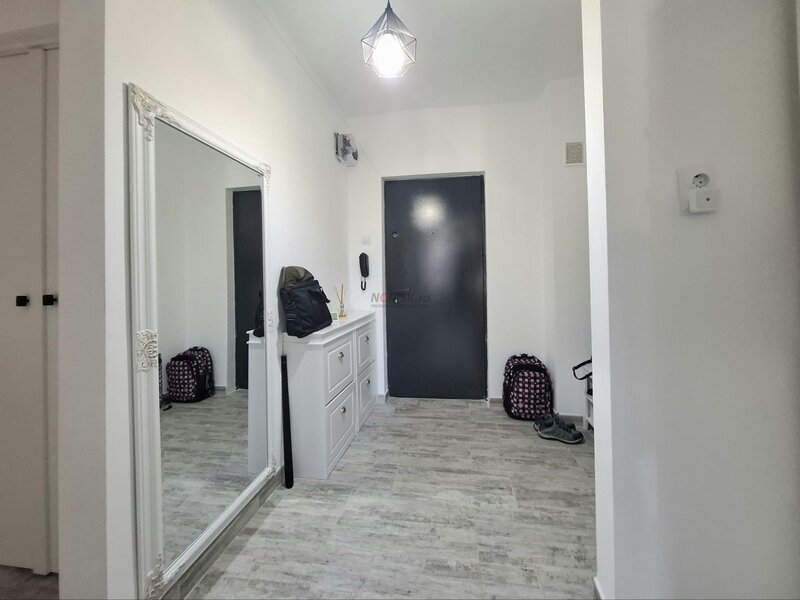 Calea Vitan 2 Camere Decomandat  56mp  Renovat