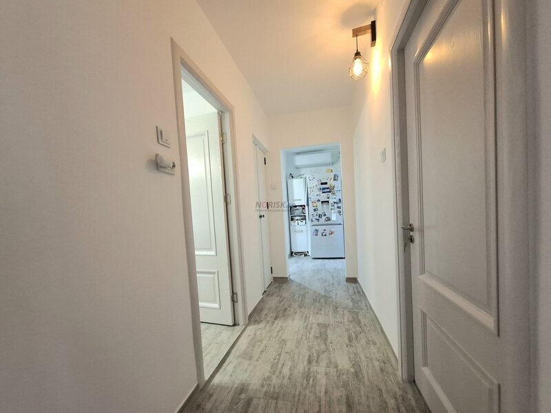 Calea Vitan 2 Camere Decomandat  56mp  Renovat